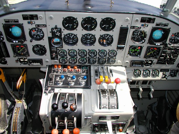 D-AQUI * Cockpit